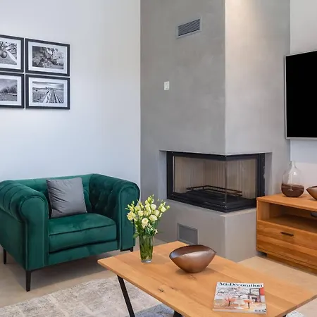 Divine By Ilc Brtonigla