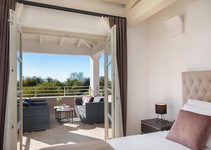 Divine By Ilc Brtonigla